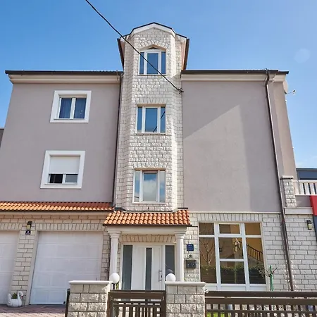 Apartment Lovric With Sea View *