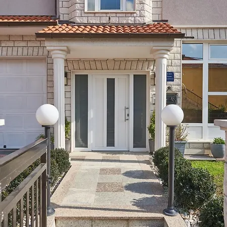 Appartement Lovric With Sea View Kaštela