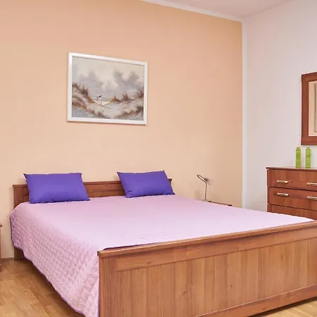 Lovric With Sea View Apartmán