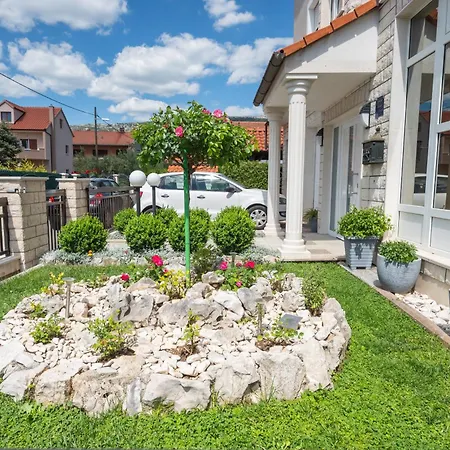 Appartement Lovric With Sea View
