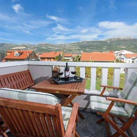 Lovric With Sea View Kaštela